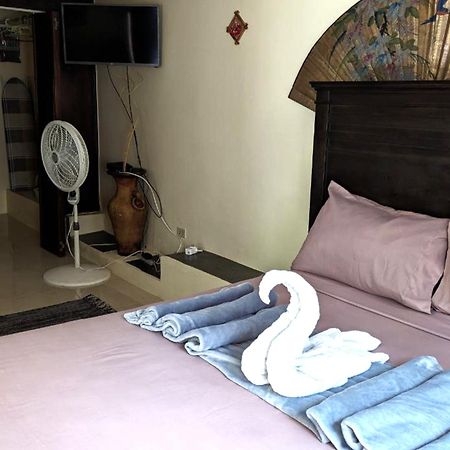 Oasis Living Getaway In Mandeville, Manchester Ngoại thất bức ảnh